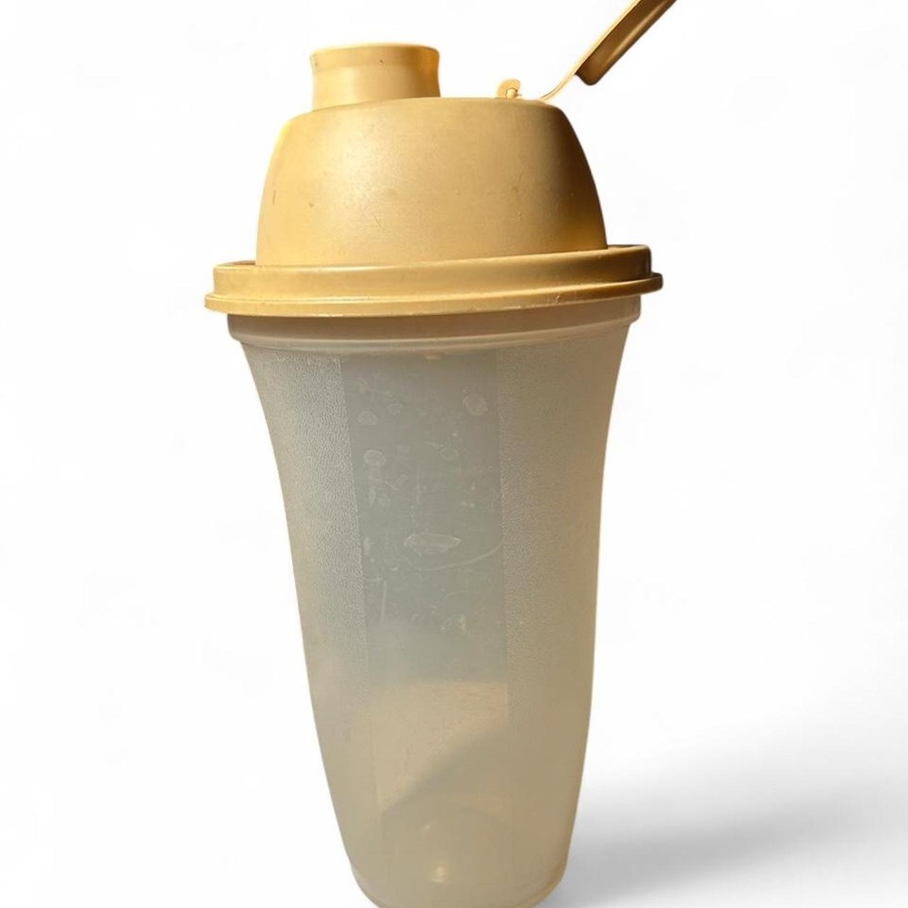 Vintage Tupperware Almond Quick Shake Retro 70s MCM Kitchen Shaker 16oz 90s Deco